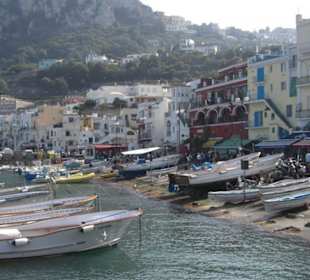 Die Promenade am Hafen von Capri