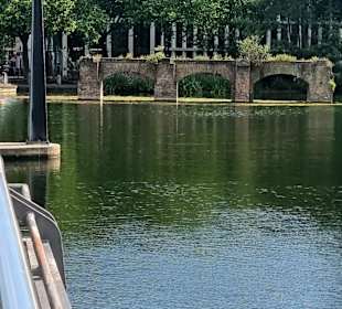 Gang über die Brücke 