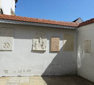 Stift Unserer Lieben Frau zur Alten Kapelle