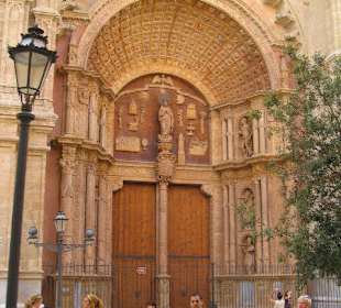 Haupteingangsportal der Kathedrale