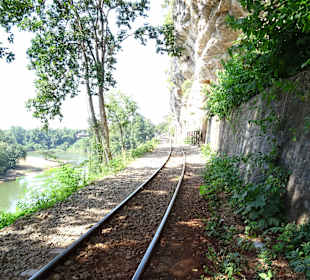 Zu Fuß über die Holzbrücken