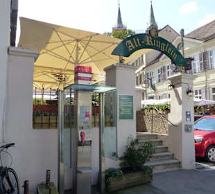 Ri01 - Eckeingang zum Biergarten