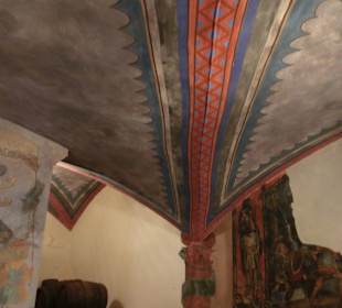 Fresken an den Wänden