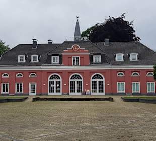 Es gibt auch einen Trausaal