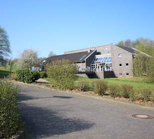 Clubhaus von Parkplatz