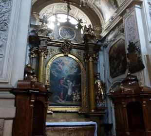 Einer der Seitenaltäre in der Dominikanerkirche