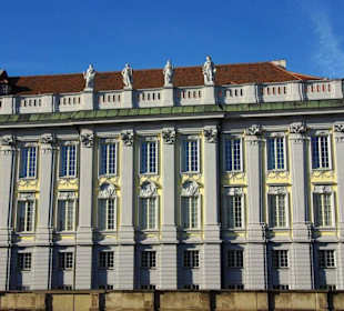 Seitenbereich zur Hauptstrasse