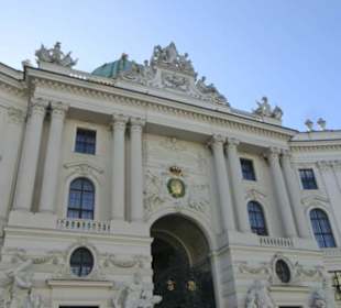 Wiener Hofburg: Michaelertrakt am Michaelerplatz