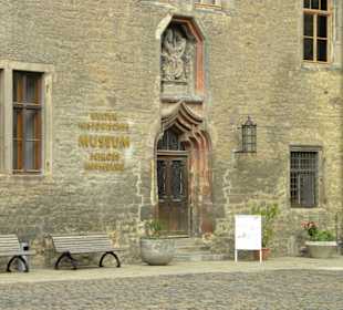 Innenhof, Eingang zum Museum