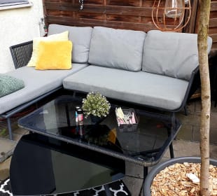 Oma Rosa Café Garten