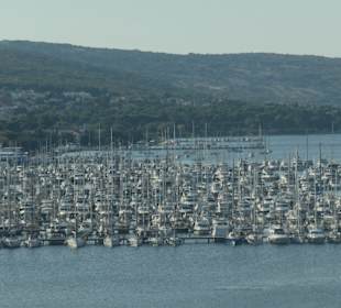 Blick zum Yachthafen von Punta