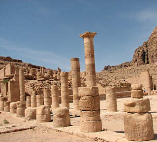 Coloumns in the roman market