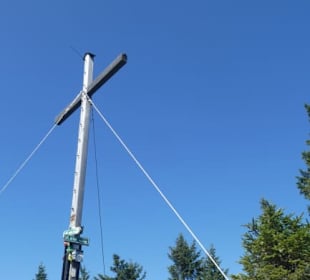 Das Gipfelkreuz auf dem Kleinen Arber