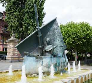 Frauenlob-Brunnen Mainz Rheinufer