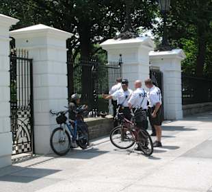 Fahrradpolizei vor dem Weißen Haus