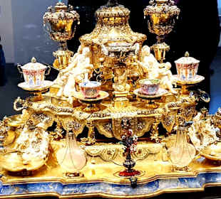 Für Tee Zucker,Milch alles dabei