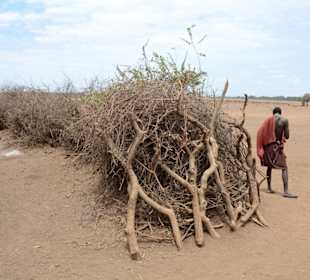 Eingang am Masai Dorf