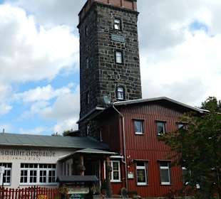 Baude mit Aussichtsturm