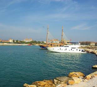 Neuer kleiner Hafen beim Hotel Royal Dragon