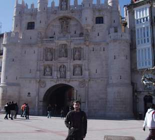 Puerta de la muralla de Burgos