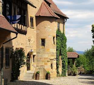 Im Burghof der Altenburg