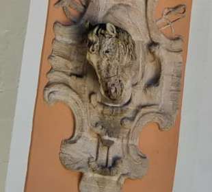 Verzierungen im Sandstein