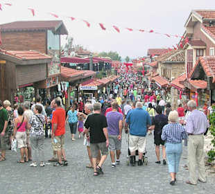 Shoppingmeile in Side