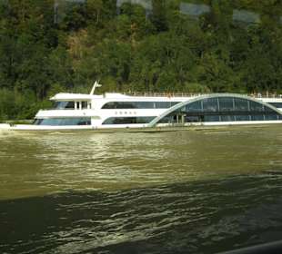 Kristallschiff wird überholt
