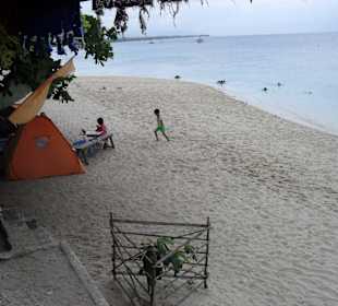 Blick vom öffentlichen Restaurant White Beach