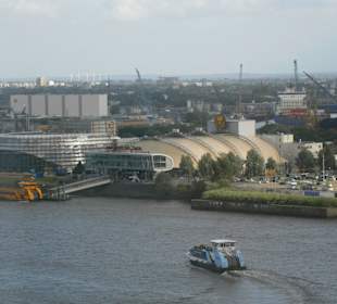 Blick auf das Theater im Hamburger Hafen
