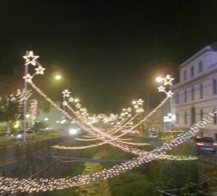 Weihnachtliche Lichterketten in Funchal