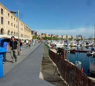 Palau de Mar und Promenade