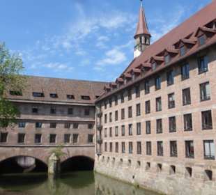 Blick zum Brückenhaus des Heilig-Geist-Spitals