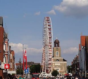 Das Riesenrad auf dem Marktplatz