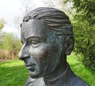 Eindrücke vom Denkmal für Magdalene Pauli