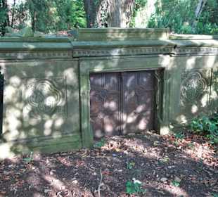 Erbbegräbnisse auf dem Burgtorfriedhof