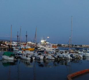 Abends am Hafen
