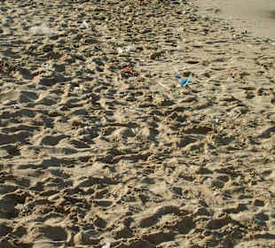 Dreckiger Strand - Es Forti