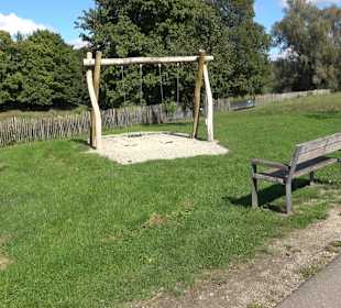 Schaukelweg an der Donau