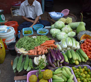 Markt unweit des Sule Shangri-La Yangon