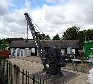 Alter Kran mit Handbetrieb