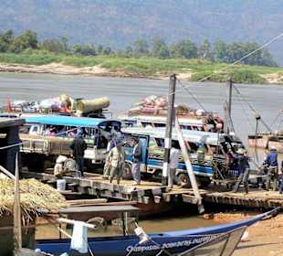 Mekongfähre bei Champasak
