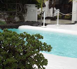 Der Pool in der Lavahöhle