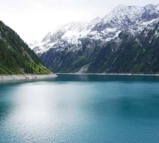 Stausee von der Staumauer aus