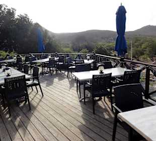 Die Bahia-Bar über der Playa Lagún