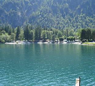 Blick vom Boot auf den Achensee