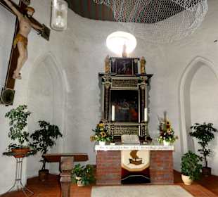 Blick auf den Altar der Kirche