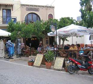 Taverne in der Ortsmitte