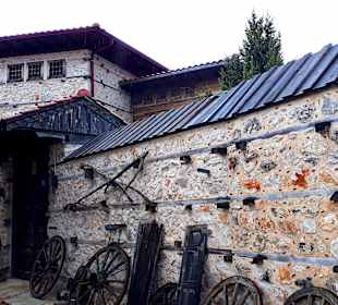Knopfhäuser Dorf Ormana