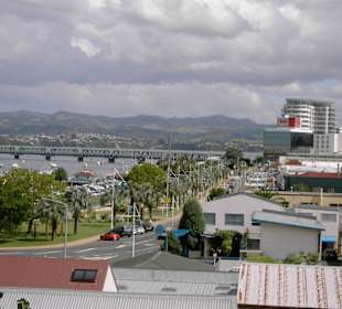 Tauranga mit Eisenbahnbrücke